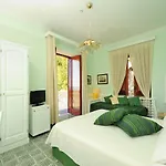 La Bussola Hotel