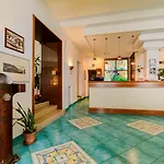 Hotel La Bussola Amalfi