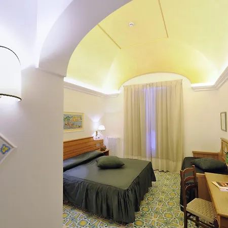 La Bussola Hotel