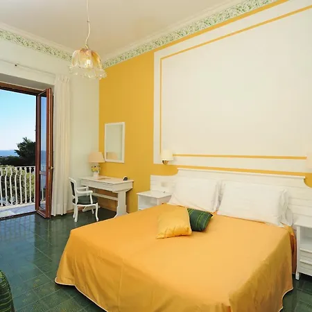 Hotel La Bussola Amalfi